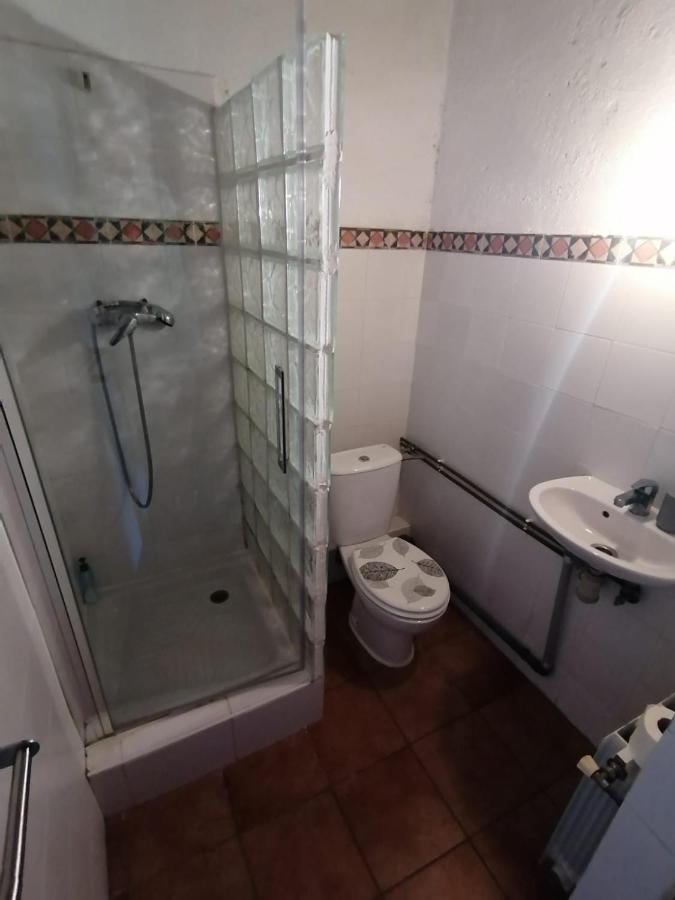 Maset Del Garraf Guest House Olesa de Bonesvalls Bagian luar foto