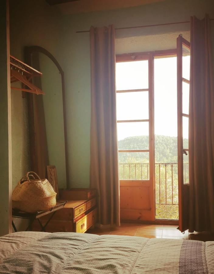 Maset Del Garraf Guest House Olesa de Bonesvalls Bagian luar foto