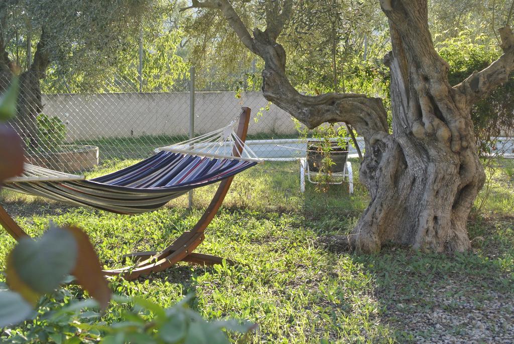 Maset Del Garraf Guest House Olesa de Bonesvalls Bagian luar foto